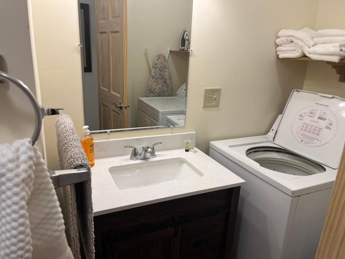 Creekside Downtown Vacation Suites, Only Adults 25 Or Older Buffalo Ngoại thất bức ảnh